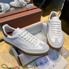 로로피아나 스니커즈