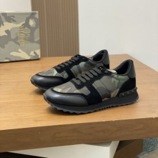 발렌티노 스니커즈