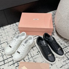 미우미우 스니커즈
