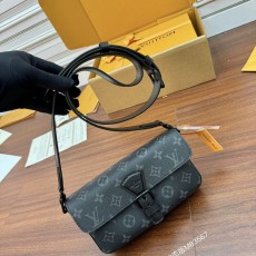 루이비통 몽수리웨어러블월릿