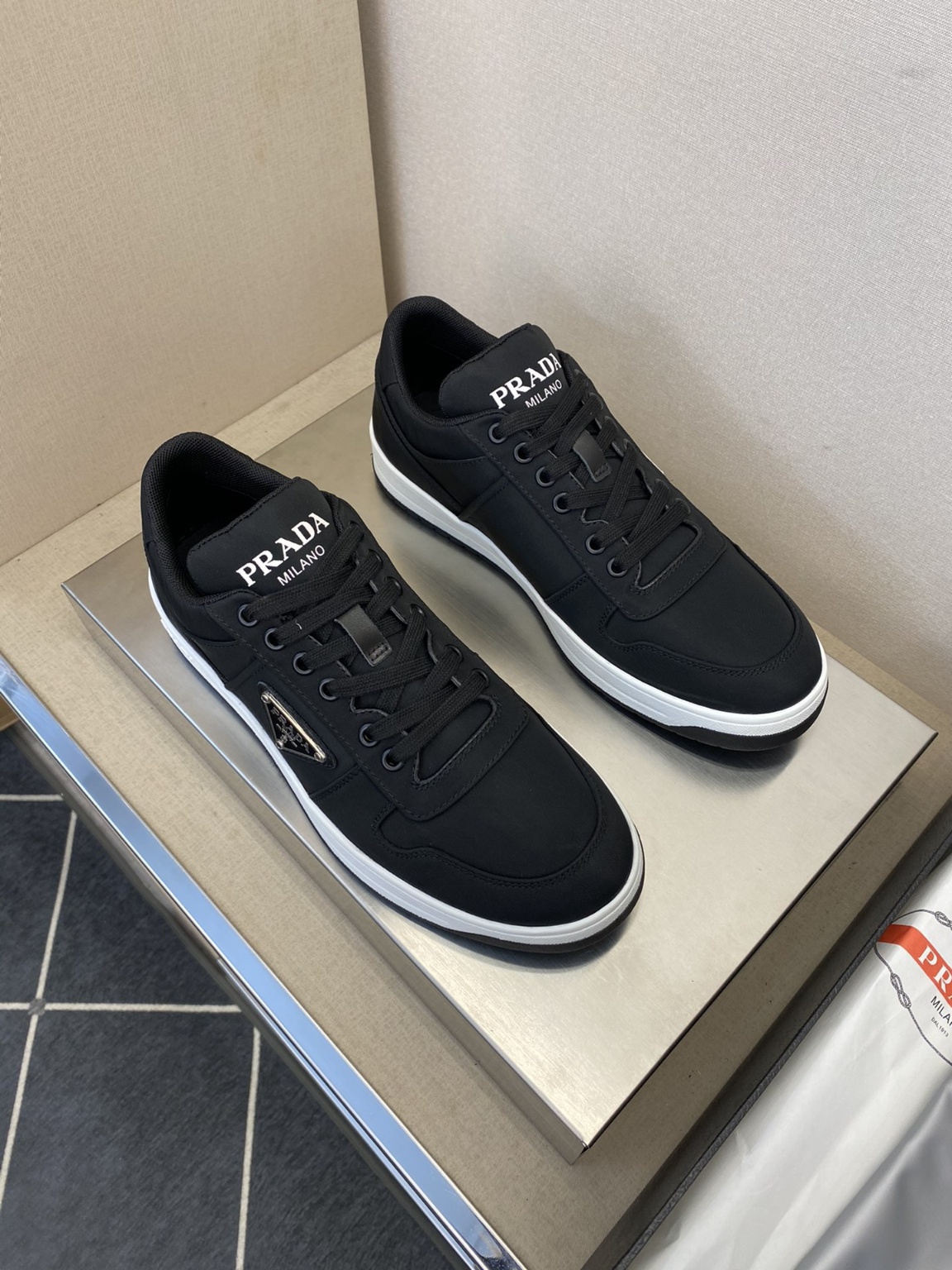 프라다 스니커즈