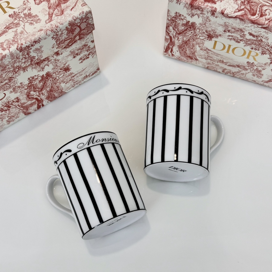 디올 머그컵