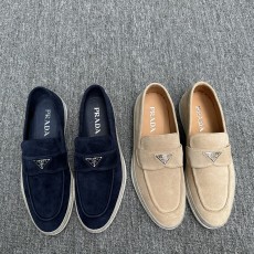 프라다 로퍼