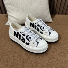 디올 스니커즈