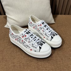 디올 스니커즈