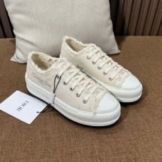 디올 스니커즈