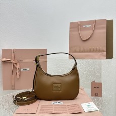 미우미우 가죽호보백