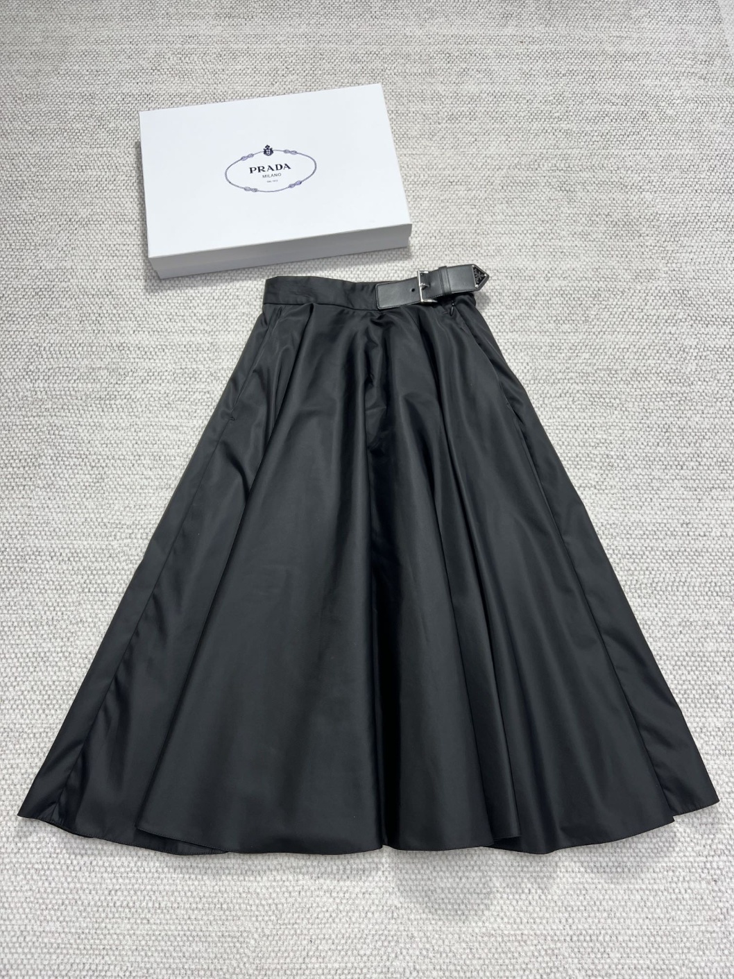 프라다 치마