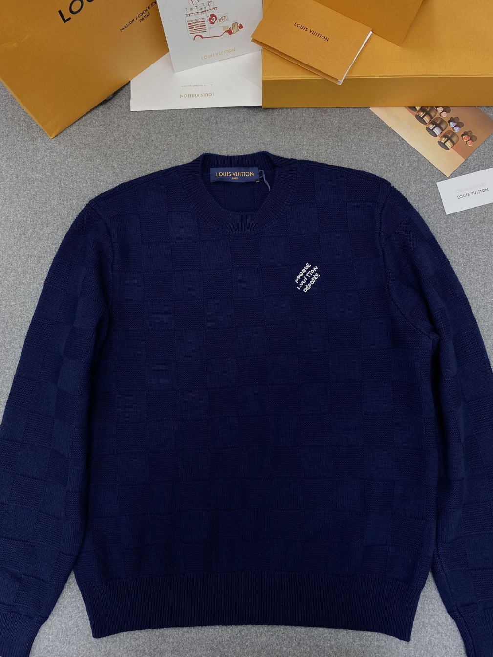 루이비통 니트