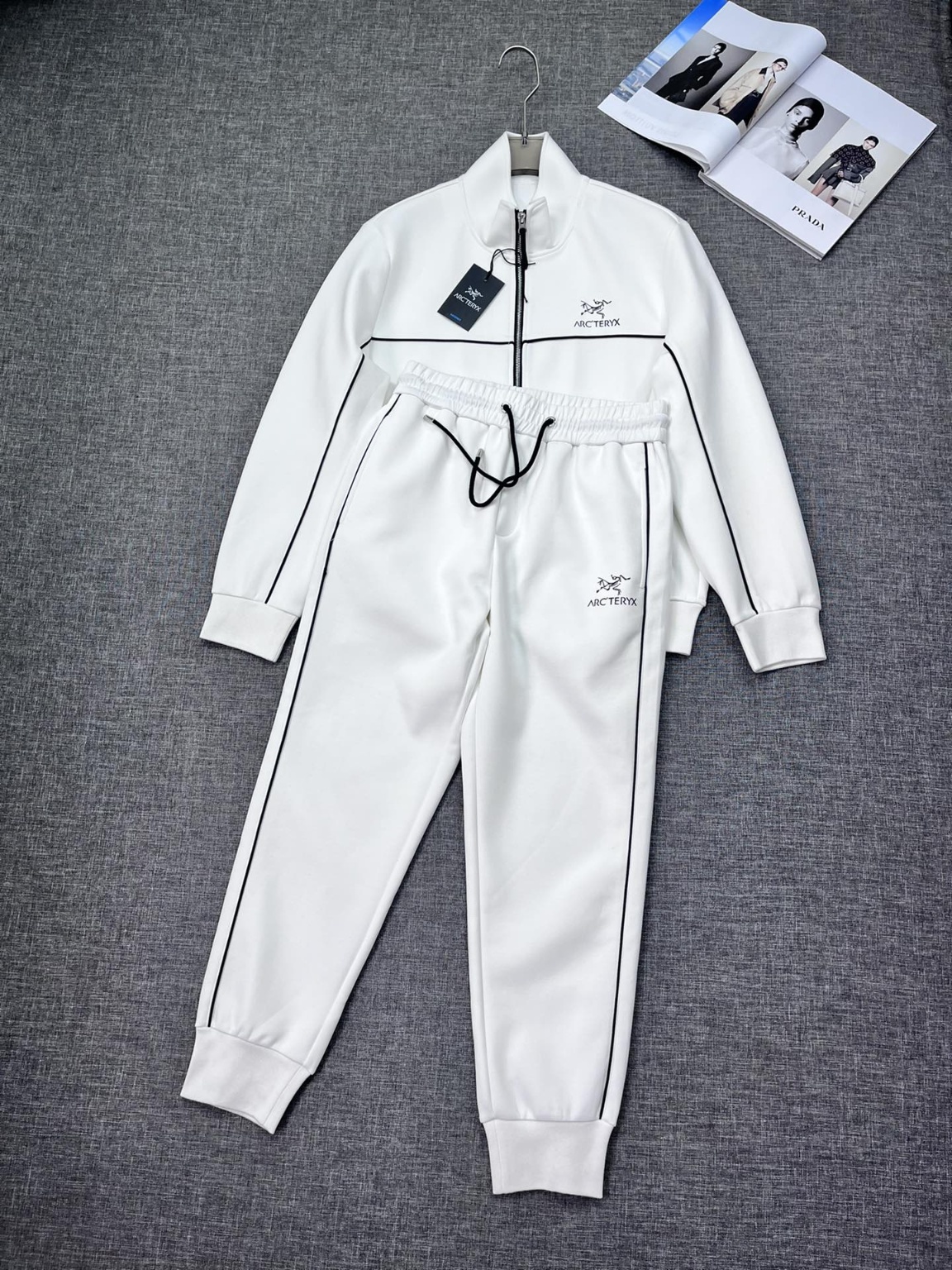 아크테릭스 트레이닝복