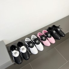 발렌시아가 스니커즈