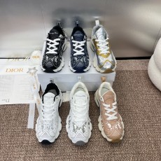 디올 스니커즈