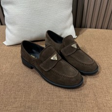 프라다 로퍼