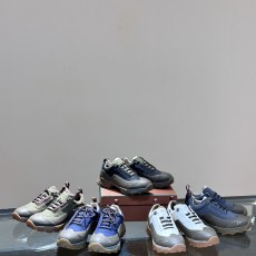 로로피아나 스니커즈