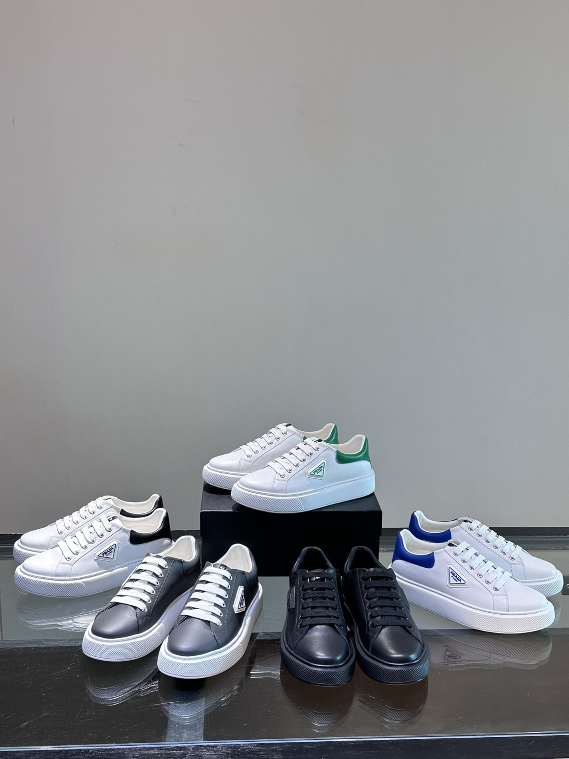 프라다 스니커즈