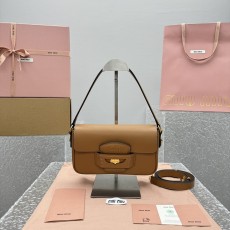미우미우 페니백