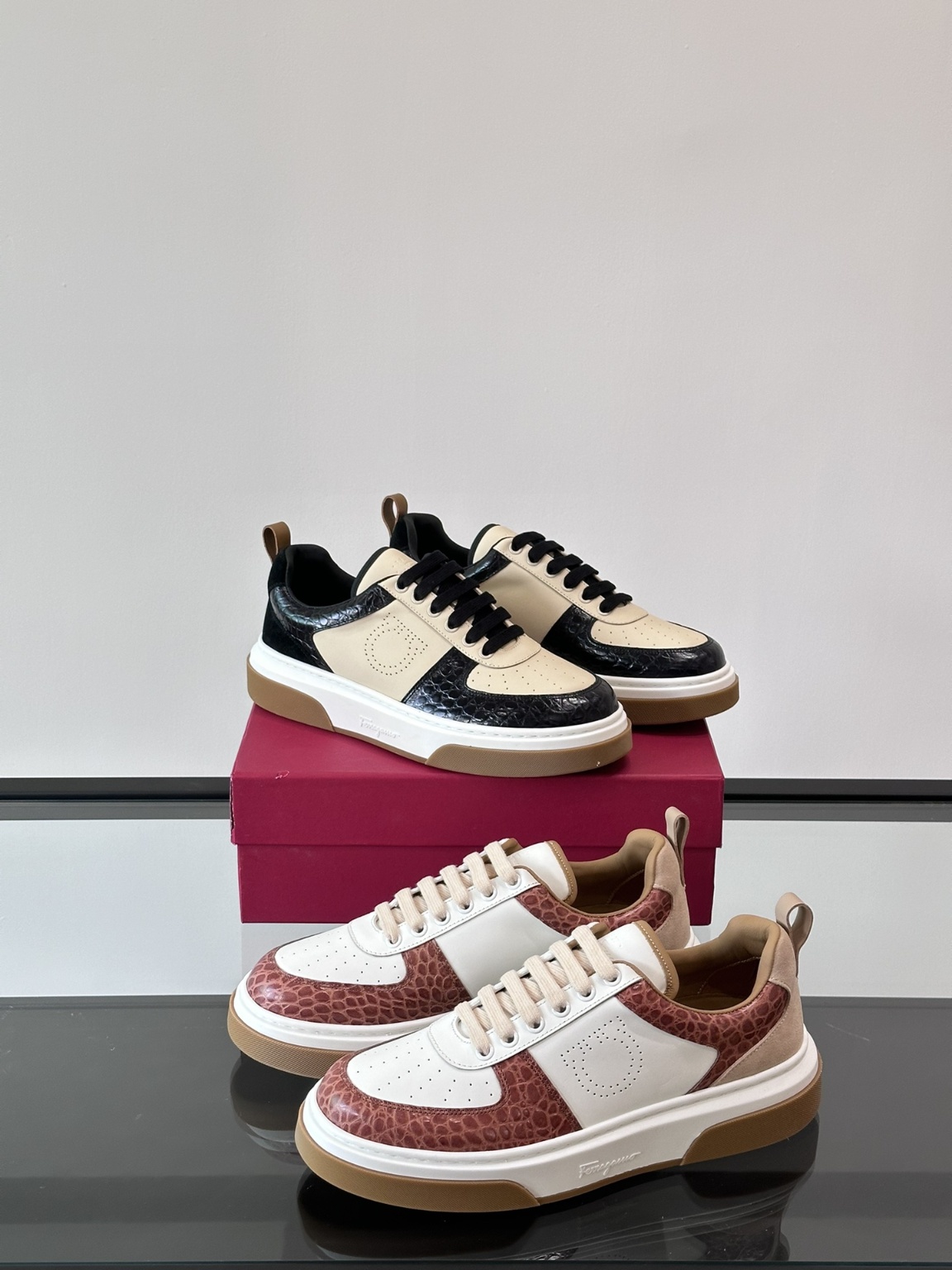 페라가모 스니커즈