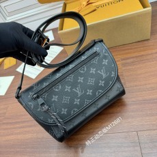 루이비통 펄스메신저백