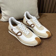로에베 스니커즈