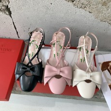 발렌티노 슬링백
