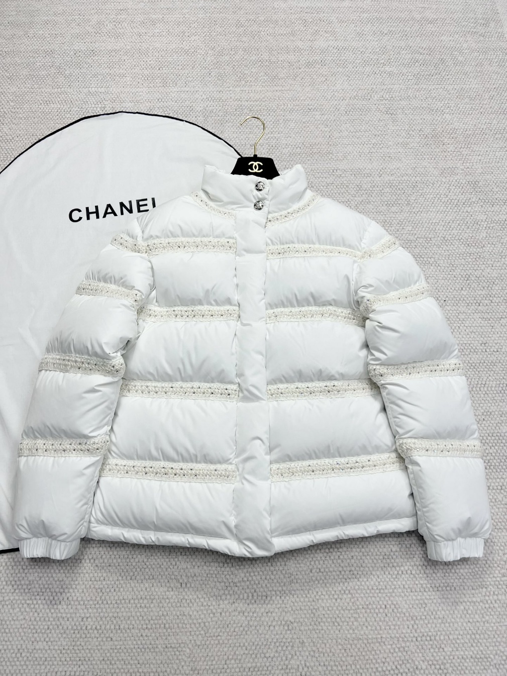 샤넬 패딩