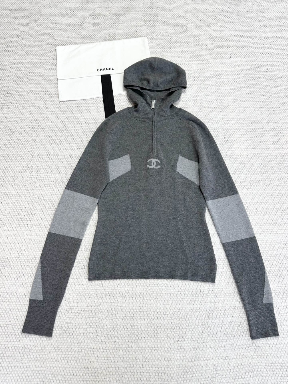 샤넬 후드니트