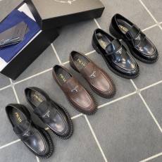 프라다 로퍼