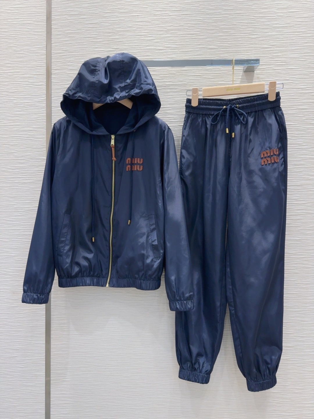 미우미우 트레이닝복