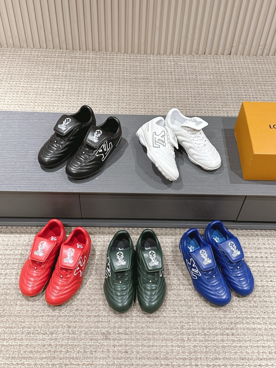 루이비통 스니커즈