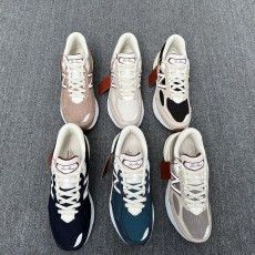 로로피아나 스니커즈