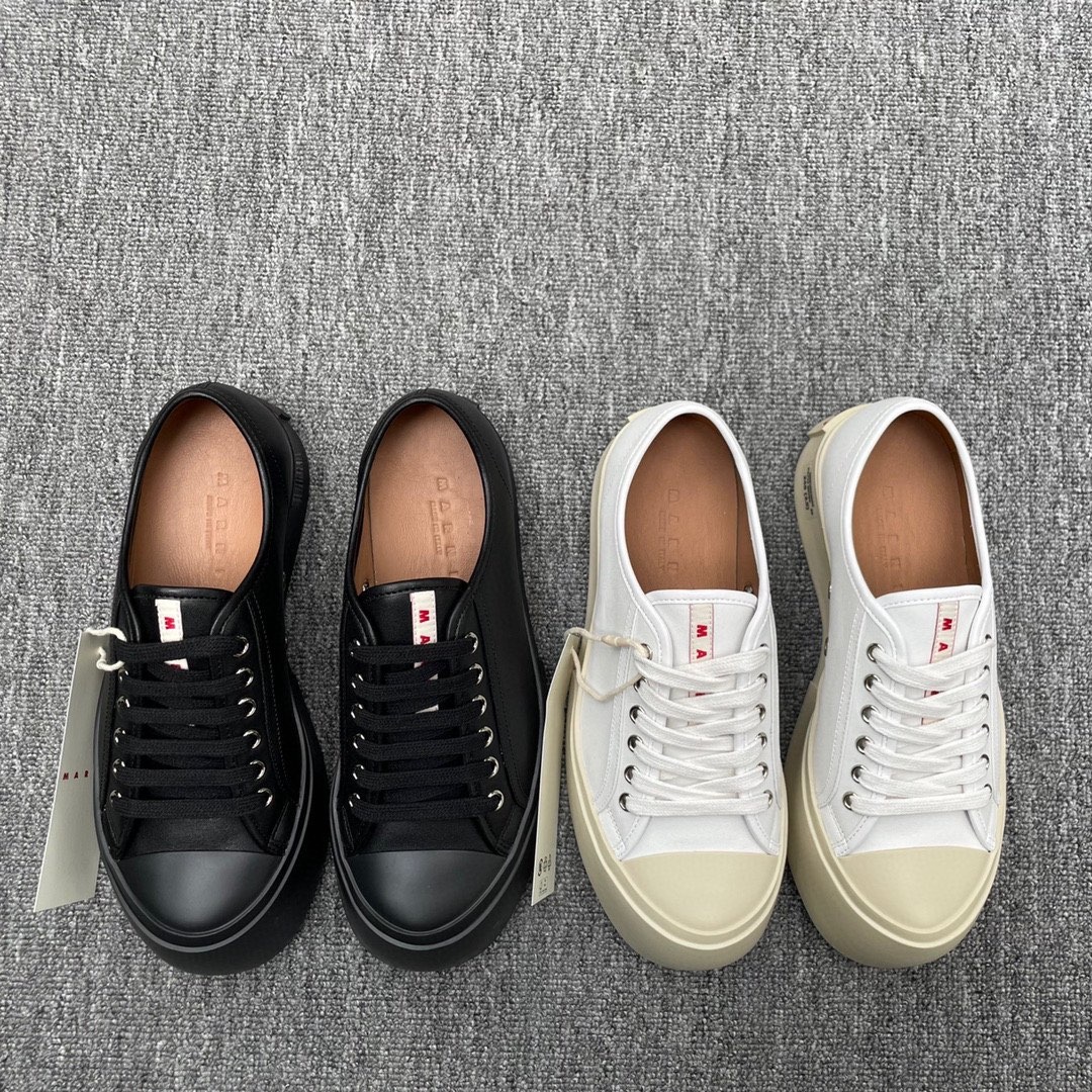 마르니 스니커즈