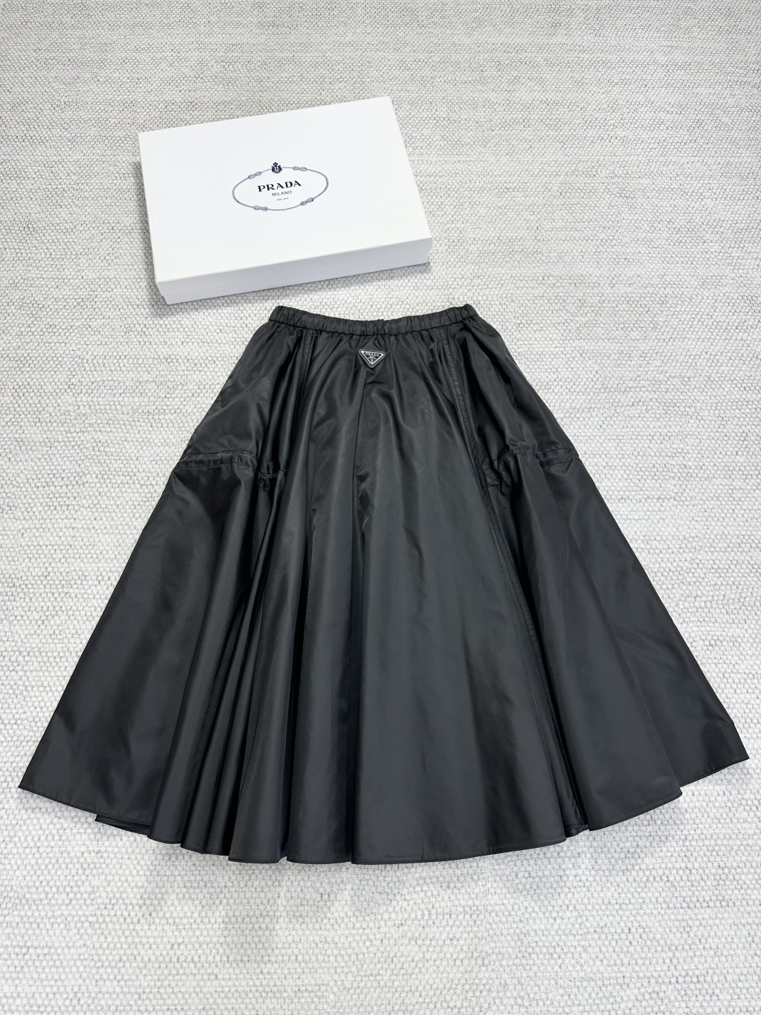 프라다 치마