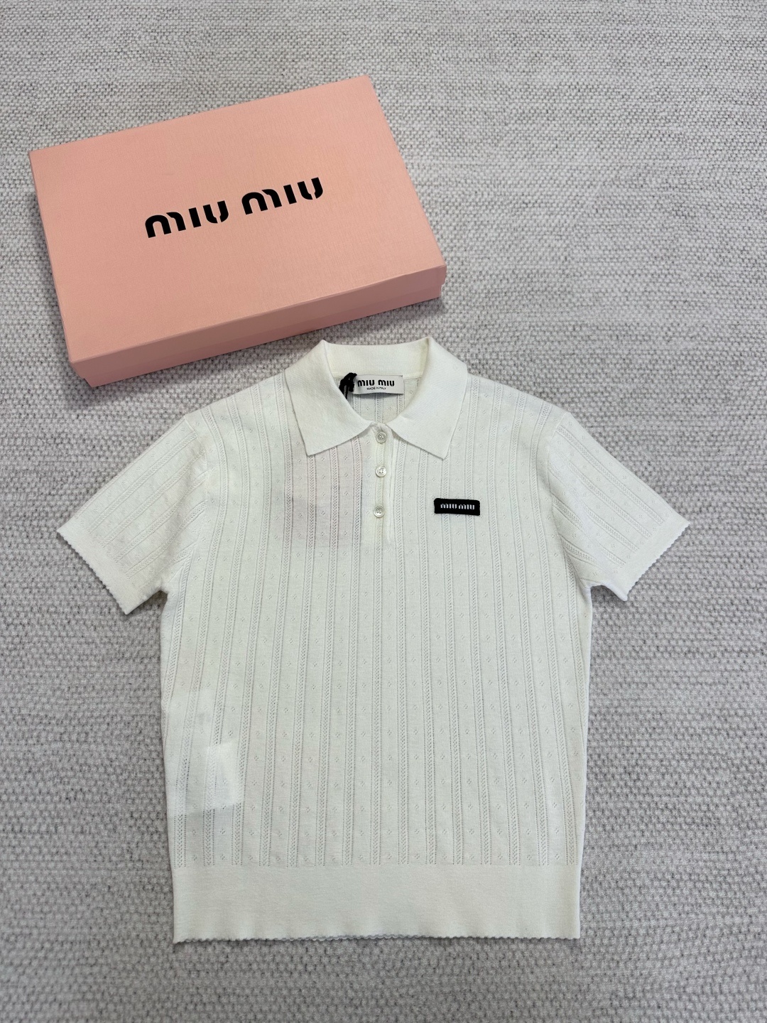 미우미우 반팔니트