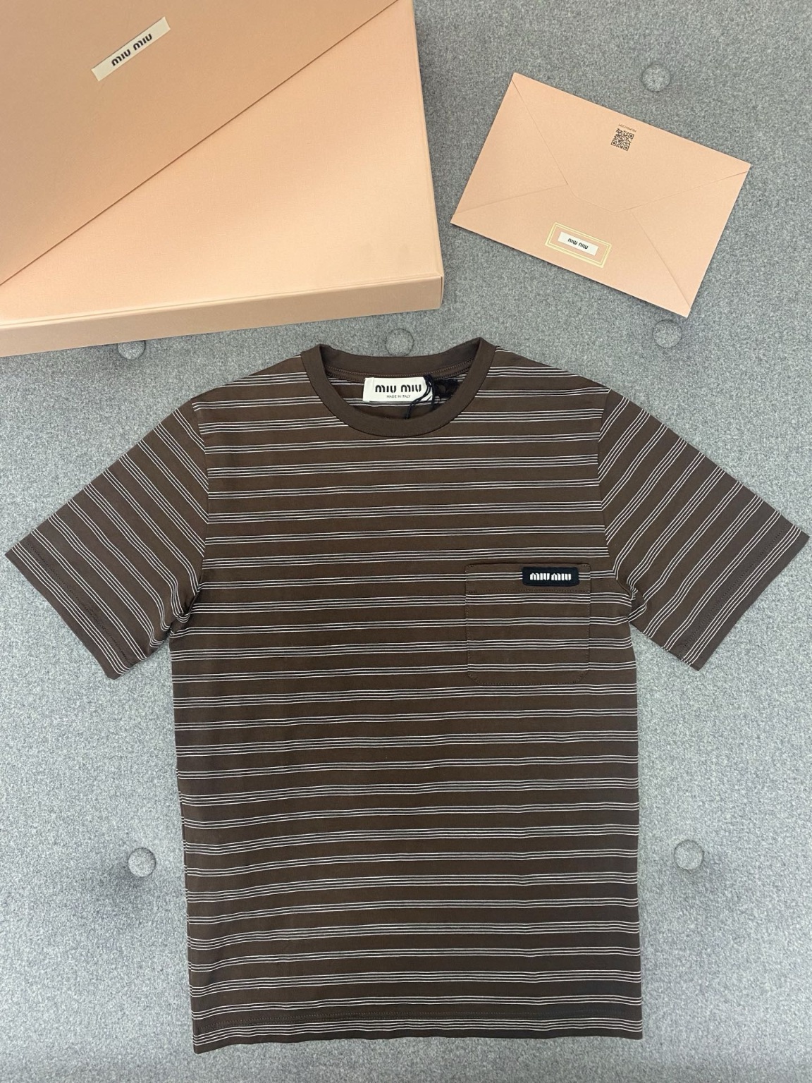 미우미우 반팔티