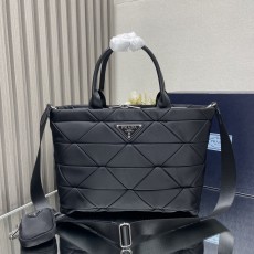 프라다 리나일론미디엄패딩토트백