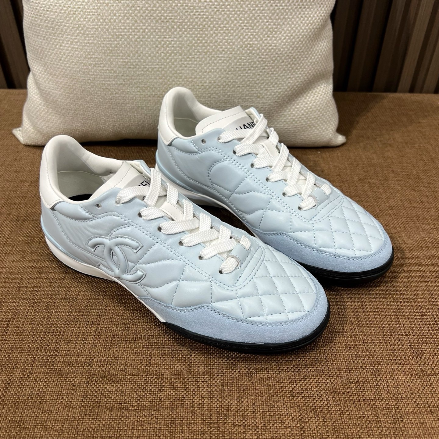 샤넬 스니커즈