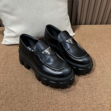 프라다 로퍼
