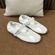 미우미우 스니커즈
