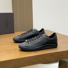 발렌티노 스니커즈