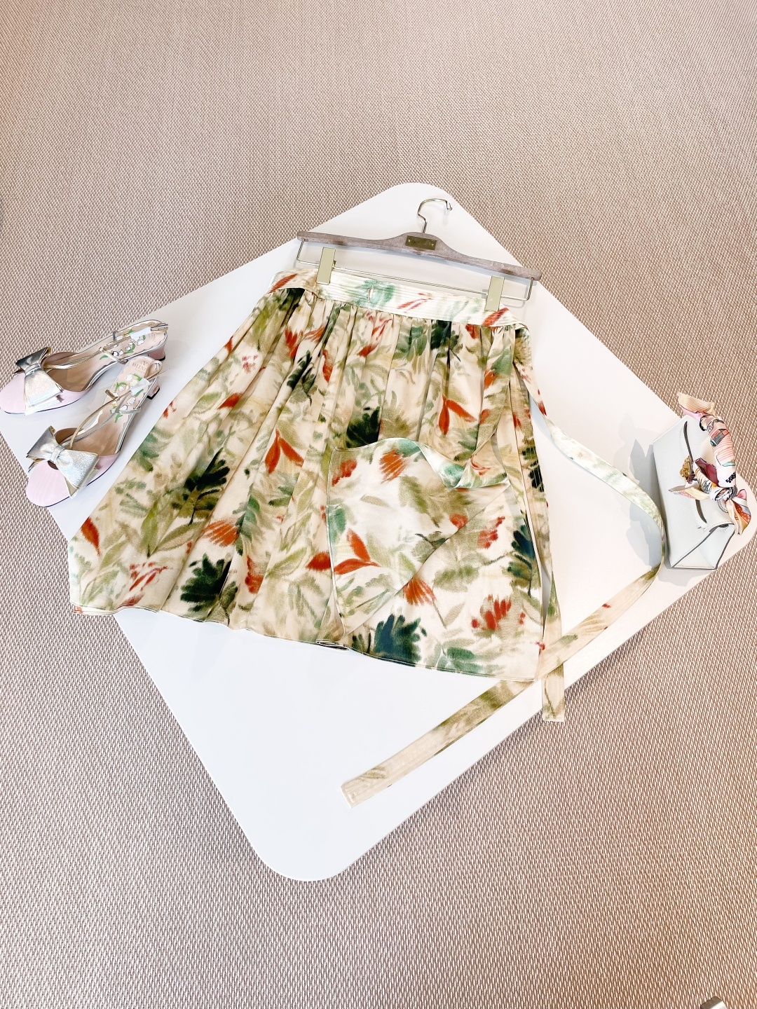 로로피아나 치마