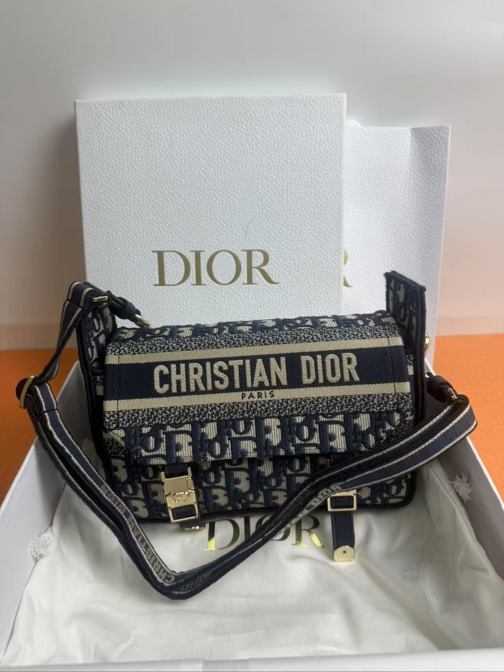 디올 캠프백스몰(가든)