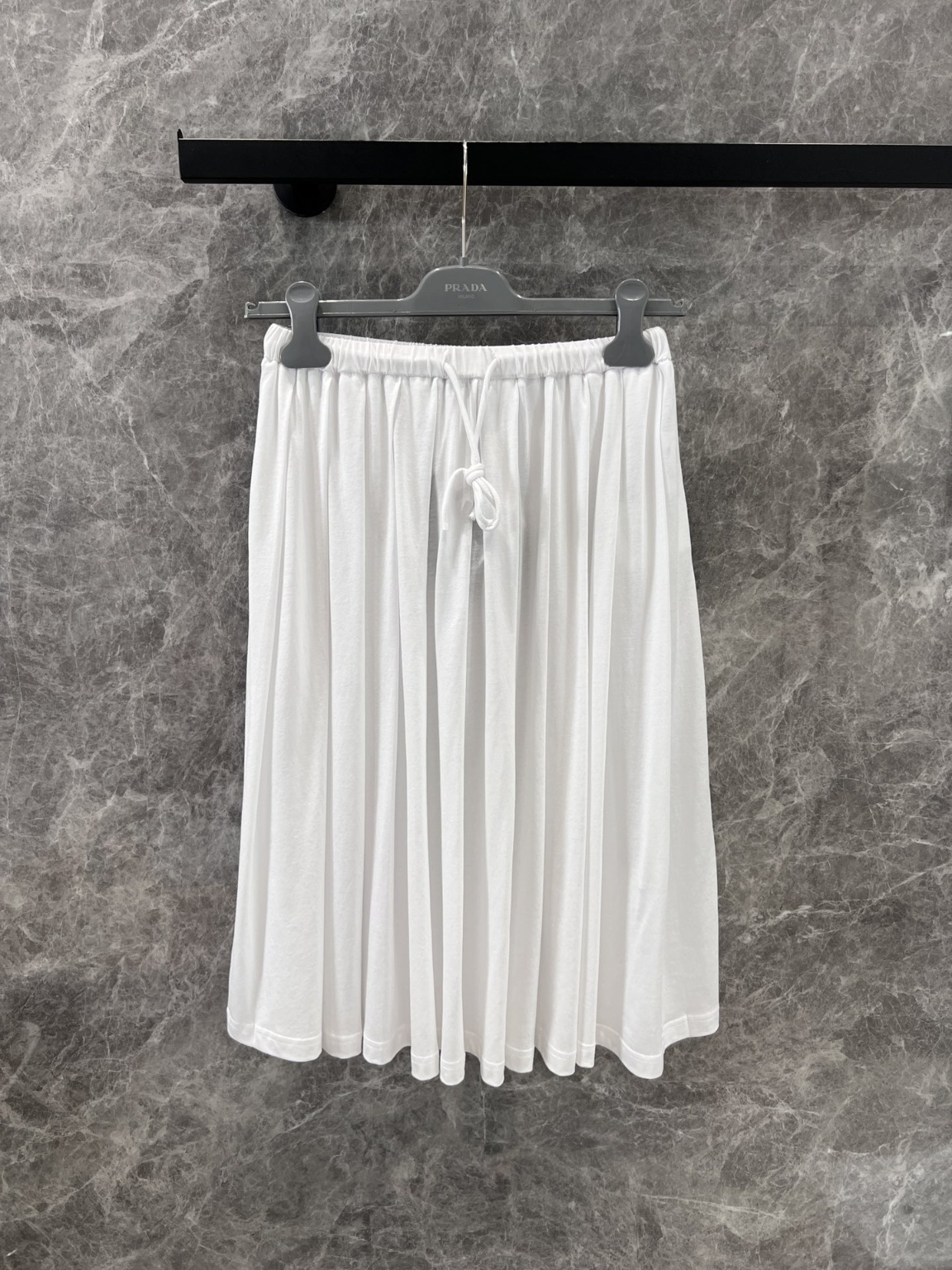 프라다 치마