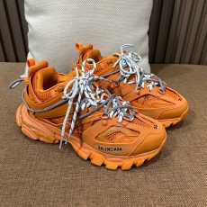발렌시아가 스니커즈