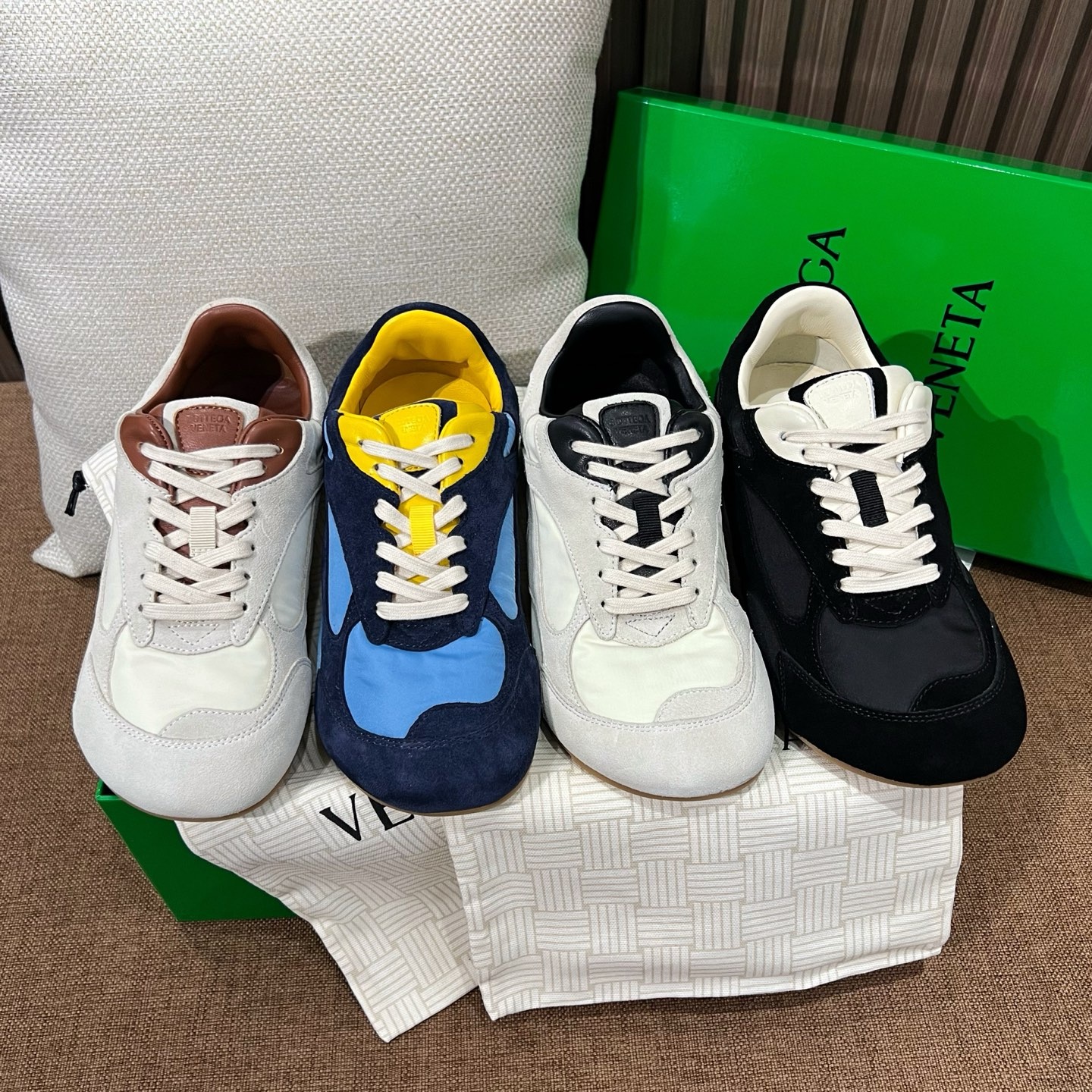 보테가베네타 스니커즈