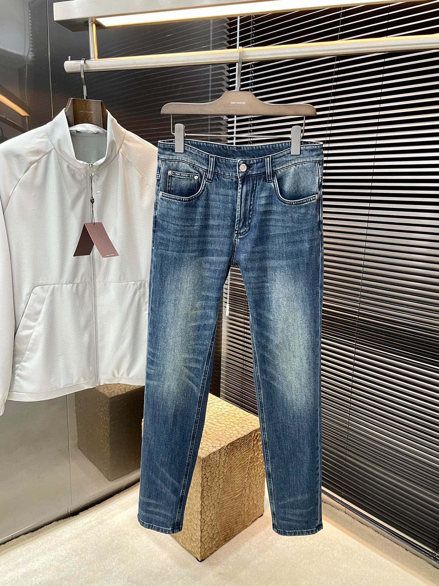 발렌티노 청바지