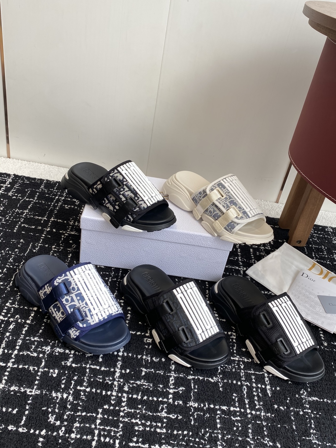 디올 슬리퍼