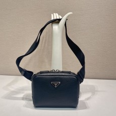 프라다 다이노레더숄더백