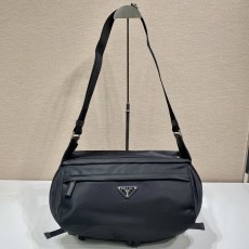 프라다 리나일론바이커백