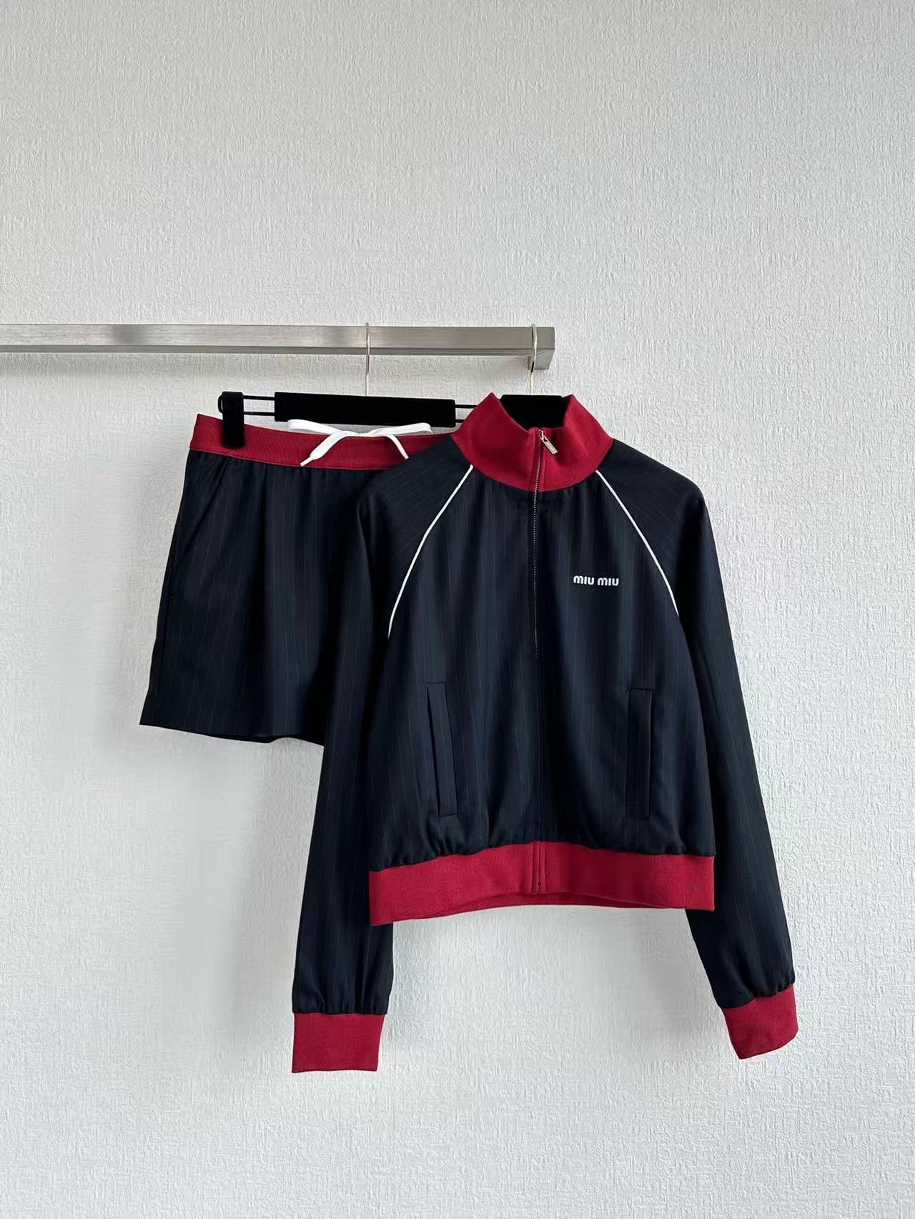 미우미우 트레이닝복