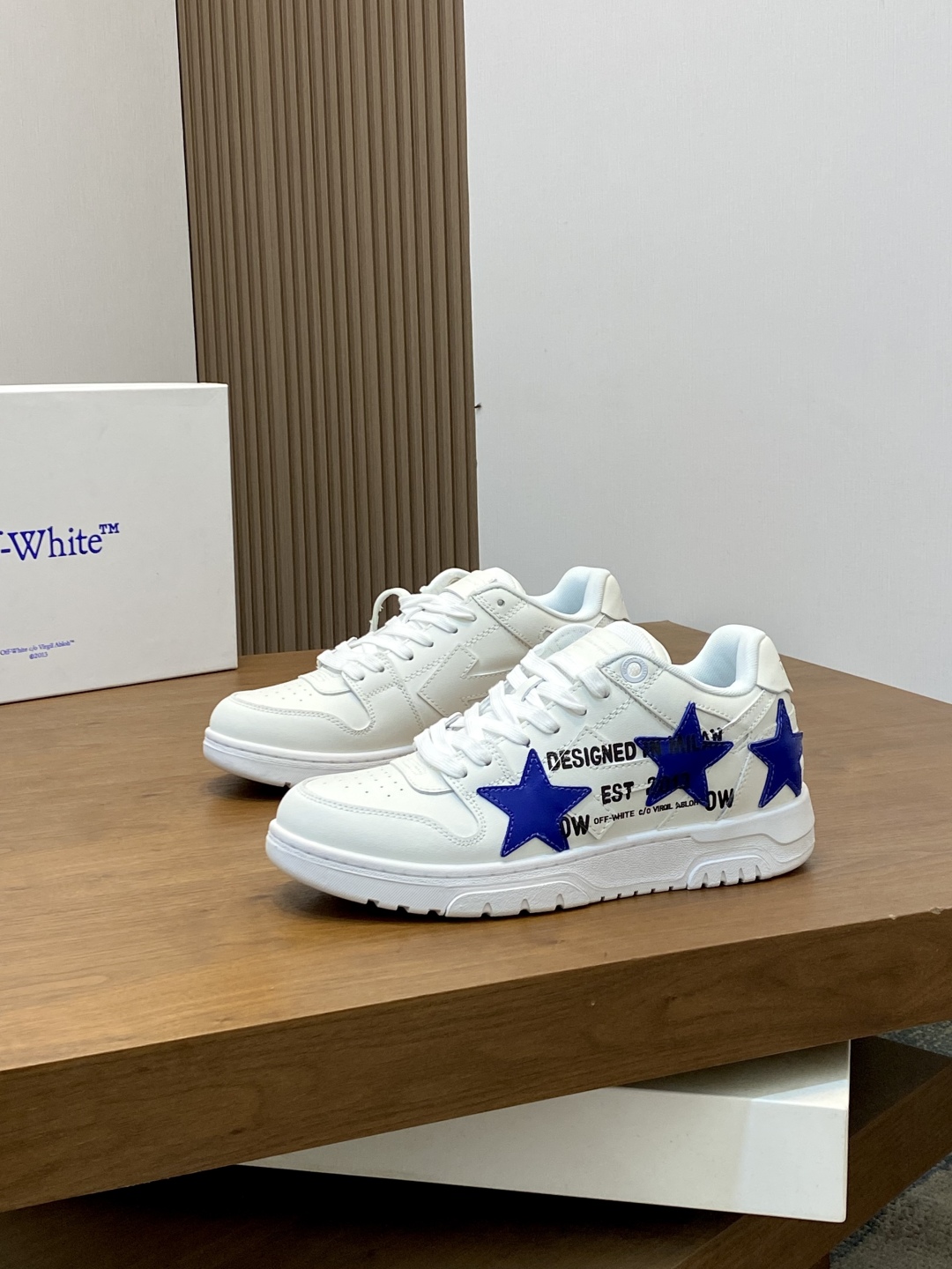 오프화이트 스니커즈